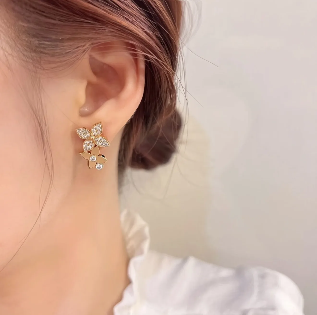 Monogram Flower Crystal Stud Earrings D11016805 — view 9