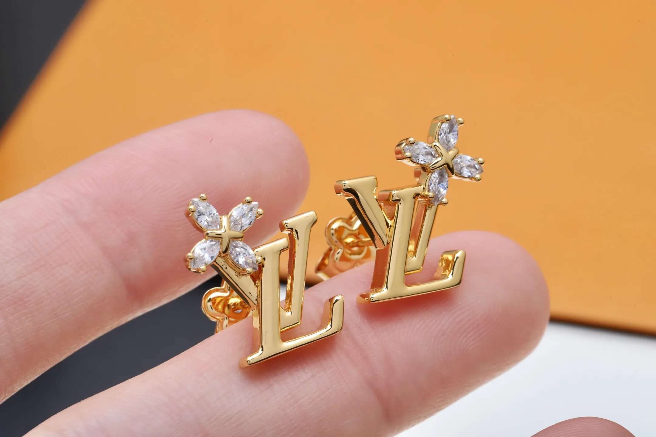 Flowergram Crystal Logo Stud Earrings D13517699 — view 4