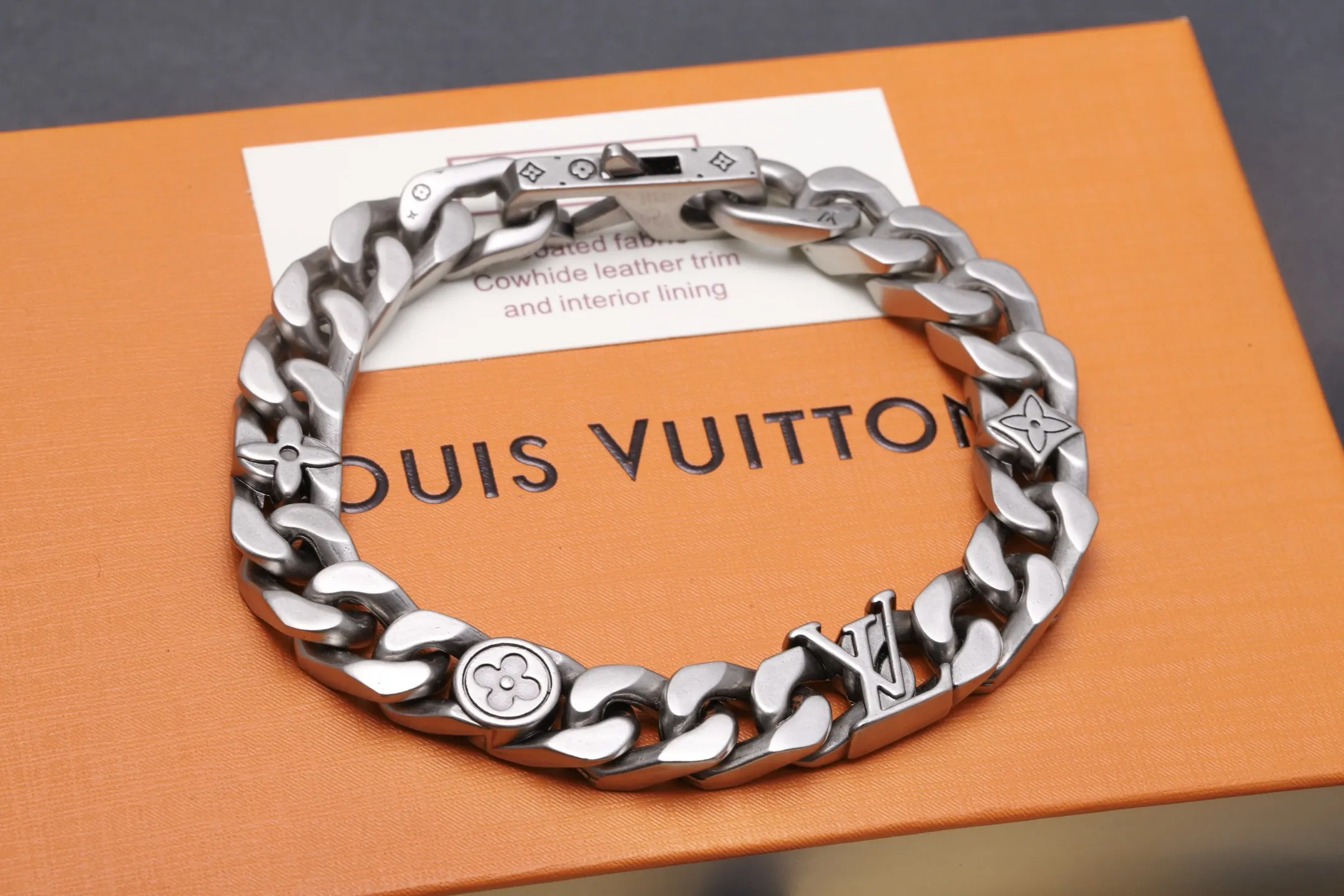 Monogram Chain Links Bracelet (Titanium Steel) D11516777 — view 8