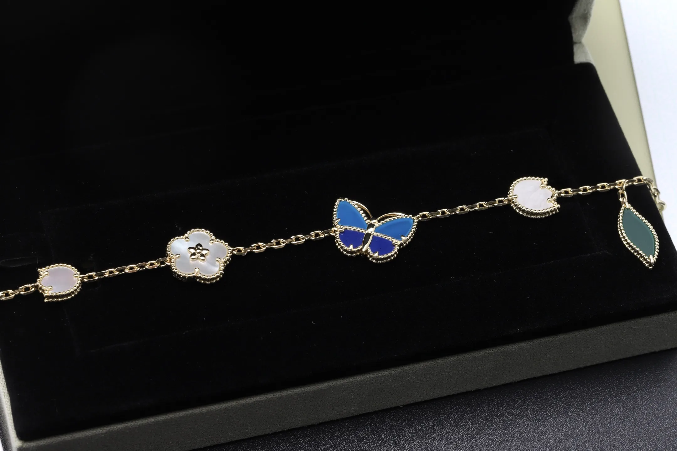 Lucky Spring Butterfly Bracelet (Gold-Plated Brass) D19517026 — view 3