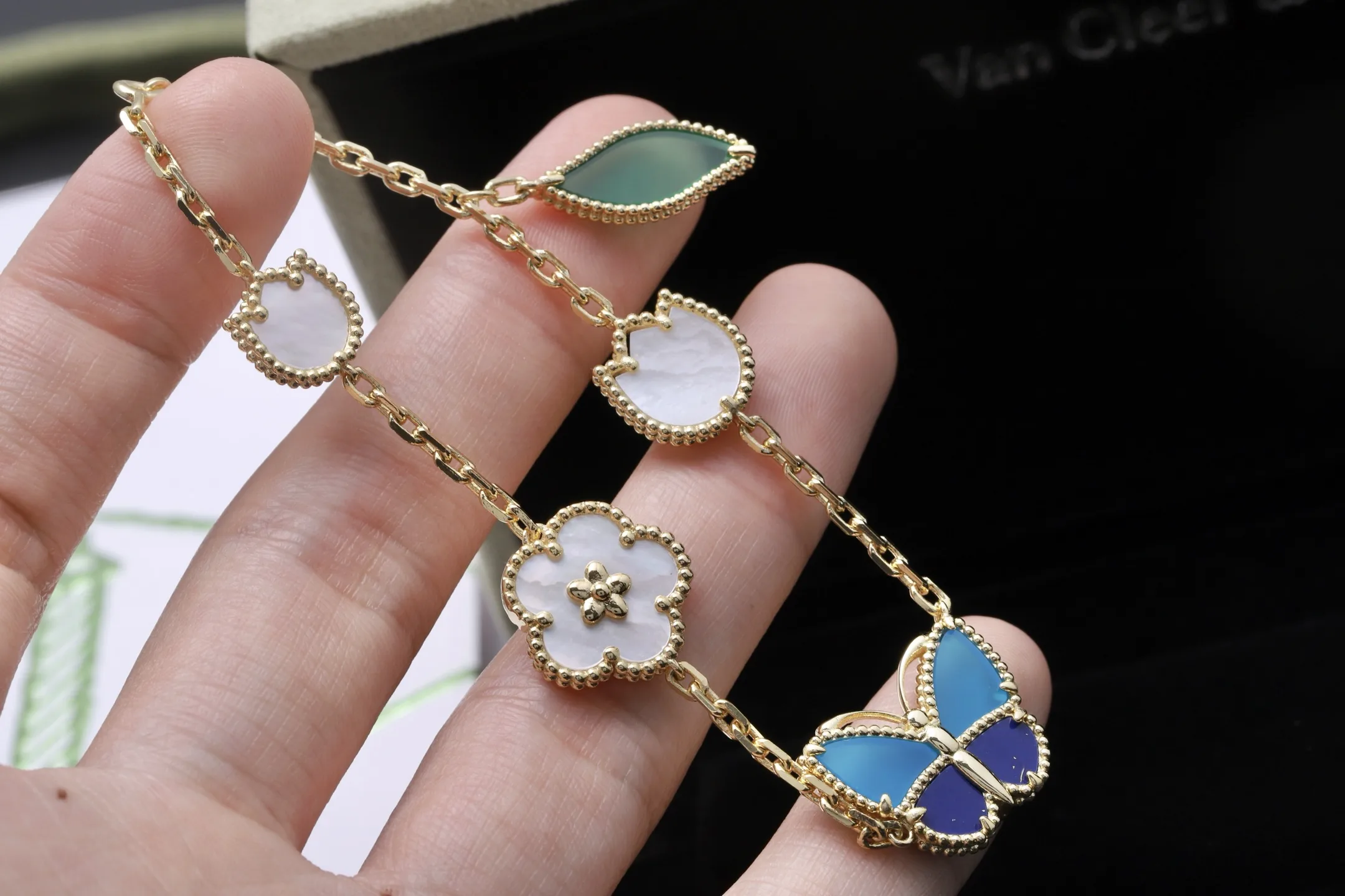 Lucky Spring Butterfly Bracelet (Gold-Plated Brass) D19517026 — view 8