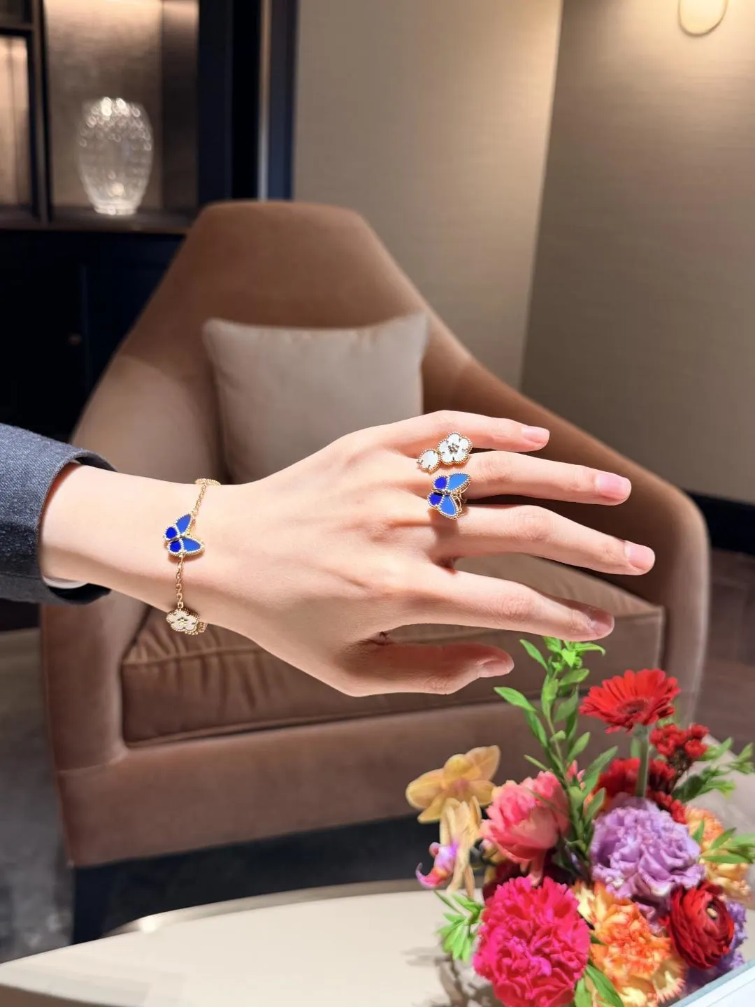 Lucky Spring Butterfly Bracelet (Gold-Plated Brass) D19517026 — view 9