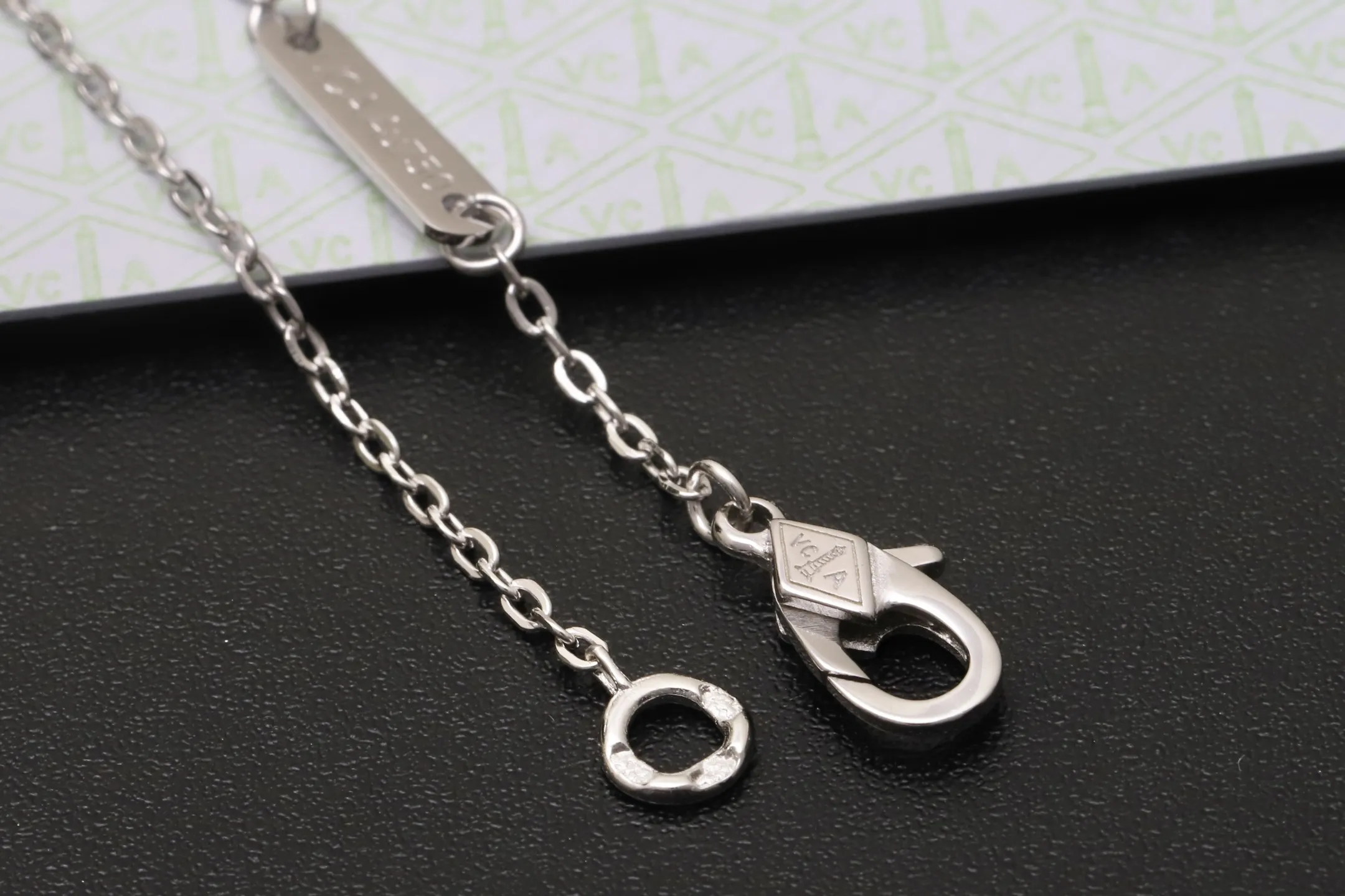 Alhambra Vintage Pendant Necklace (Sterling Silver) D13017487 — view 6