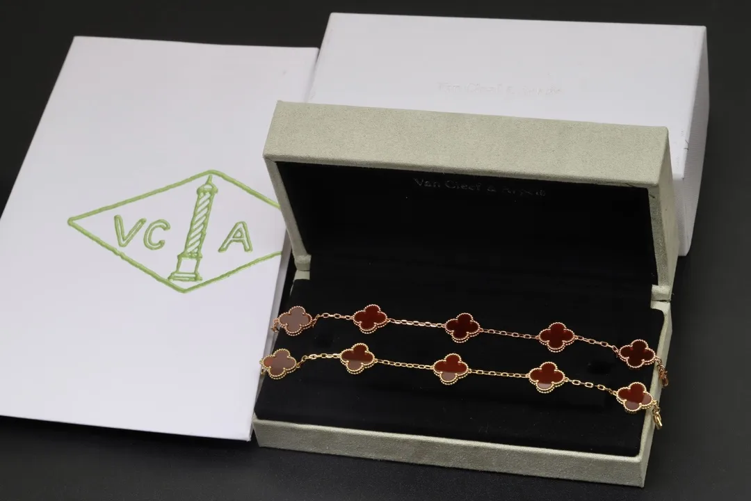 Vintage Alhambra Carnelian Bracelet (18K Gold-Plated Silver) D29016587