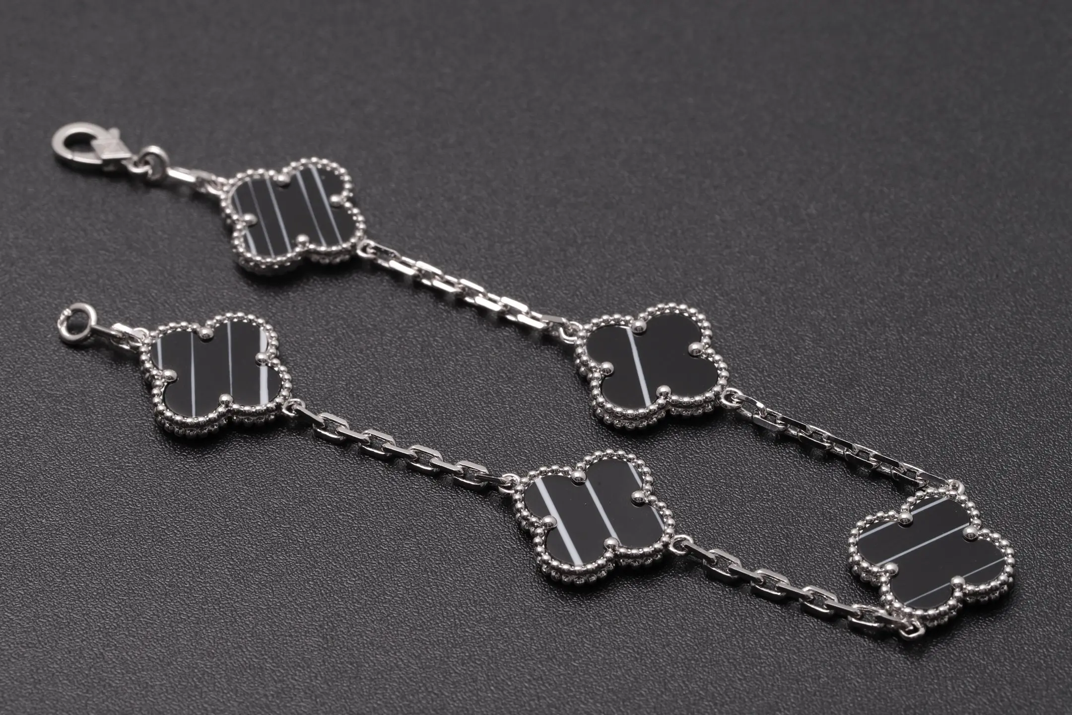 Vintage Alhambra 5-Motif Bracelet (Sterling Silver) D19516588 — view 2