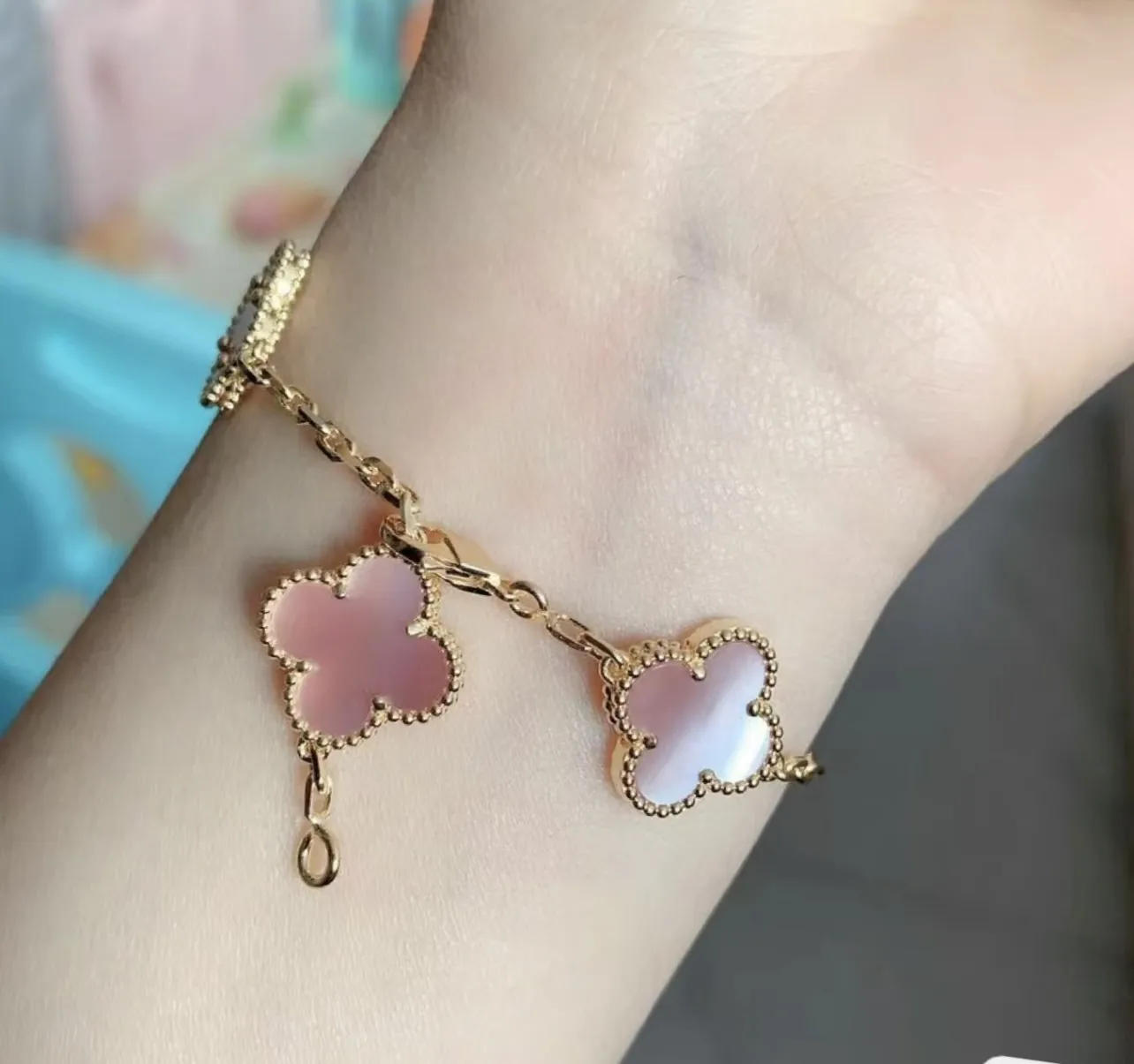 Vintage Alhambra 5-Motif Pink Shell Bracelet D32016642 — view 9
