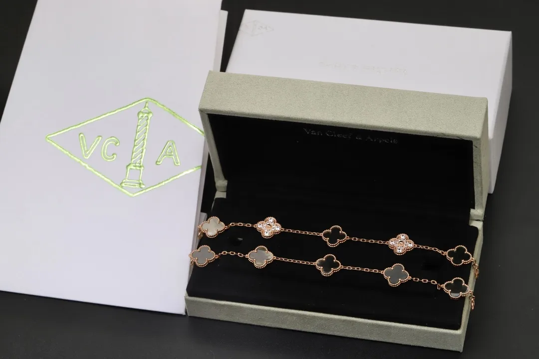 Alhambra 5-Motif Grey Mother-of-Pearl Bracelet (18K Gold-Plated Silver) D31016949