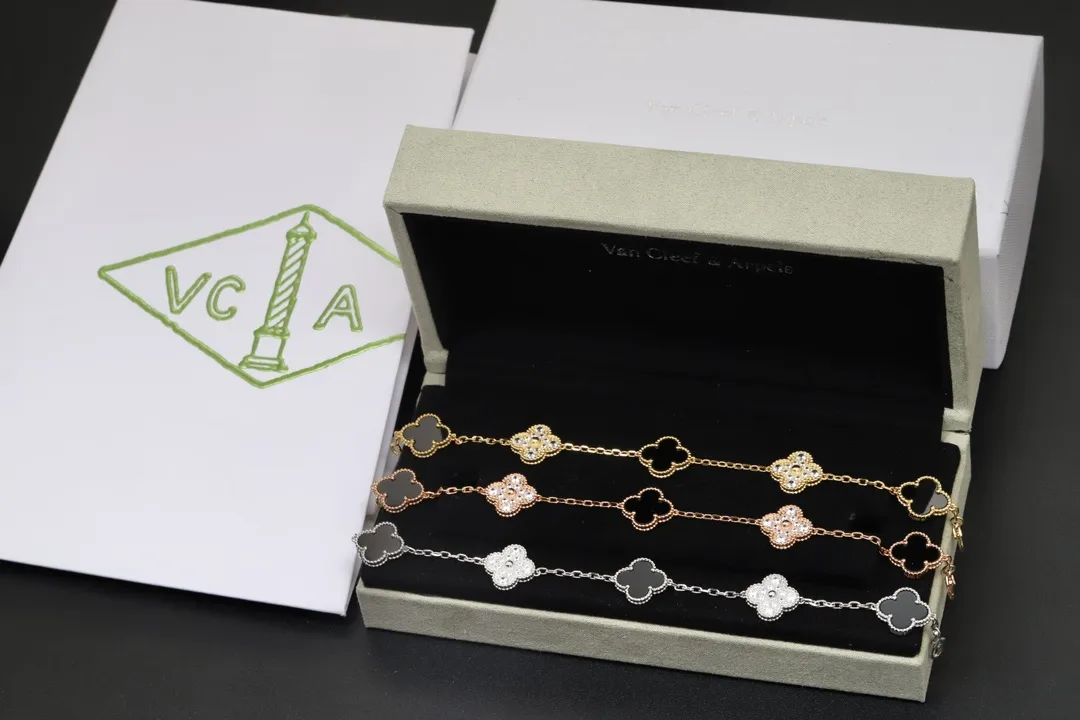Alhambra-Inspired Clover Bracelet (Sterling Silver) D31016947