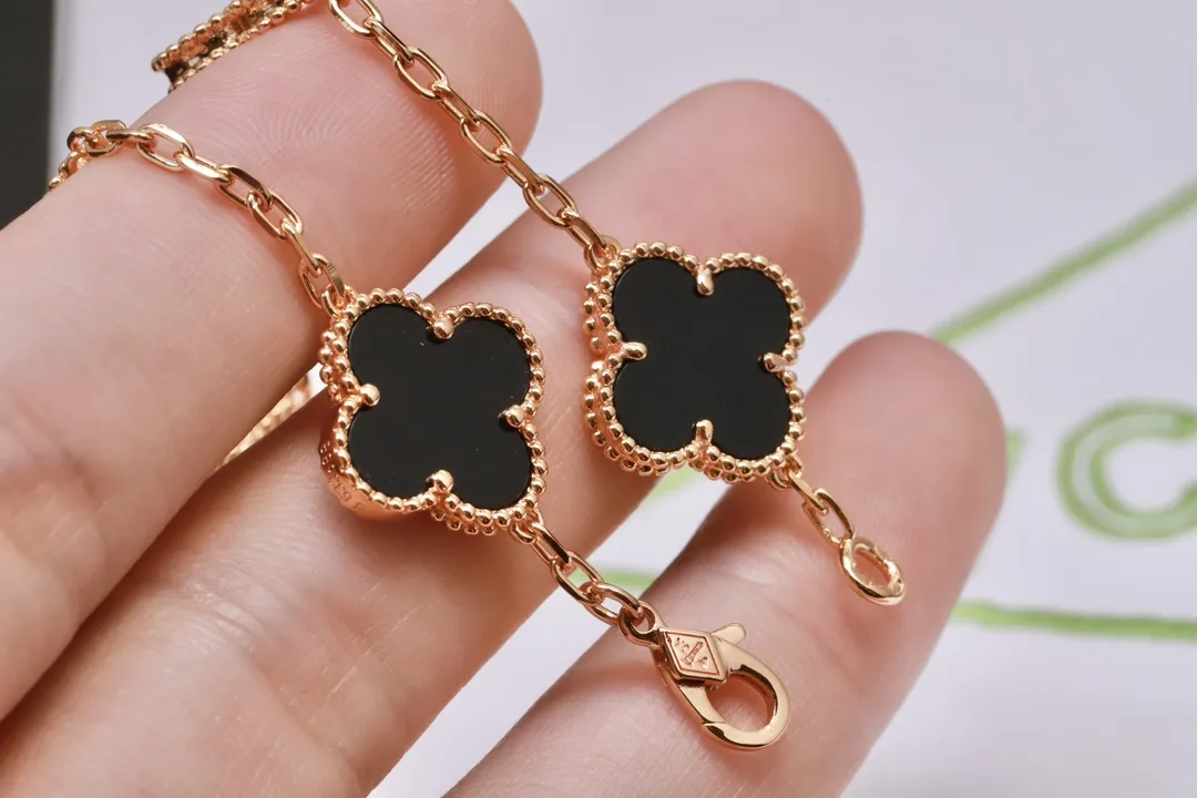 Alhambra-Inspired Clover Bracelet (Sterling Silver) D31016947 — view 6