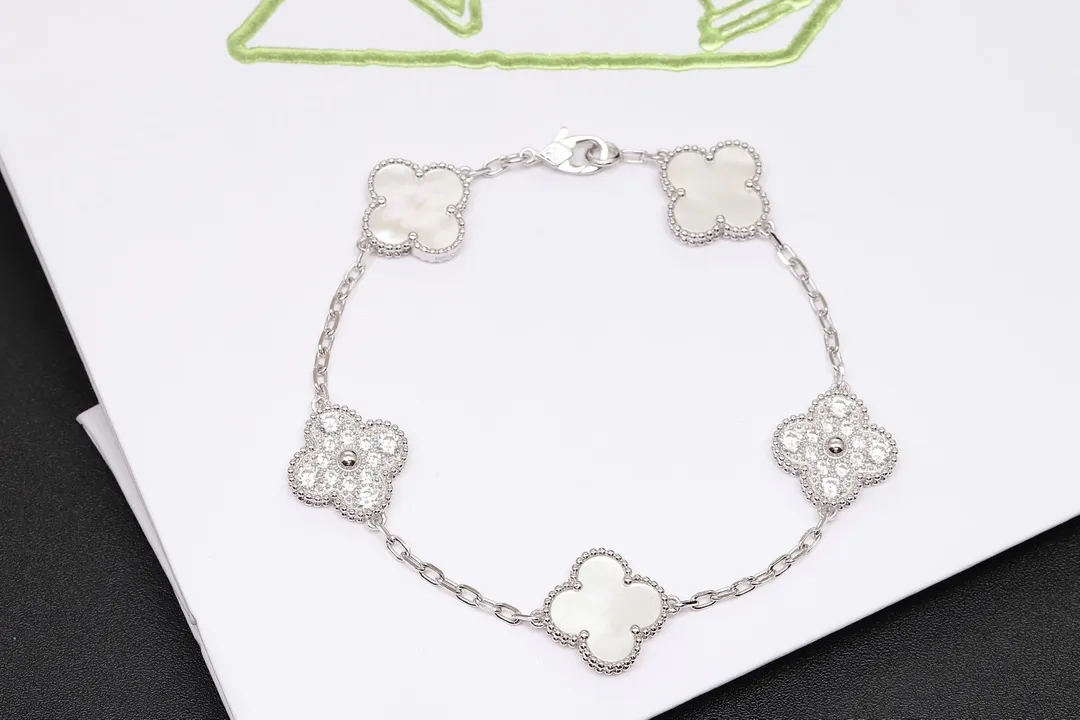 Alhambra 5-Motif Bracelet with Mother-of-Pearl and Crystals D31016943 — view 4