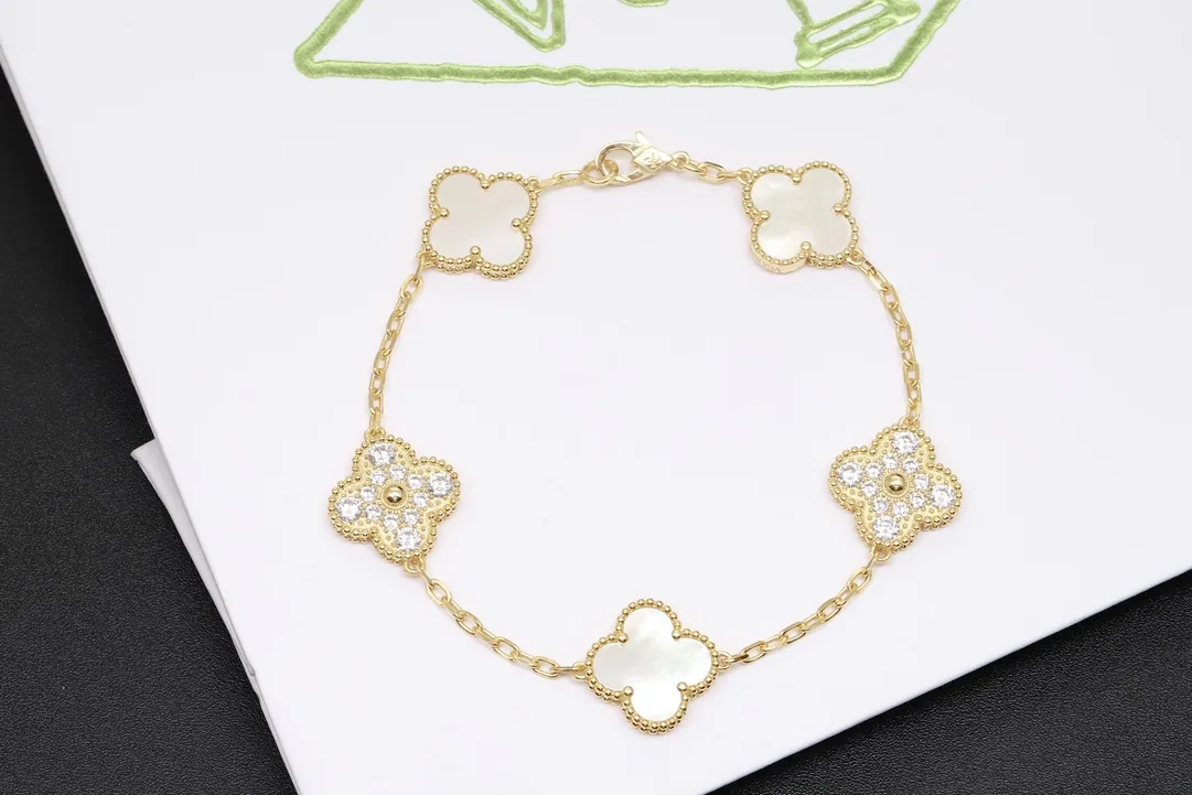 Alhambra 5-Motif Bracelet with Mother-of-Pearl and Crystals D31016943 — view 6