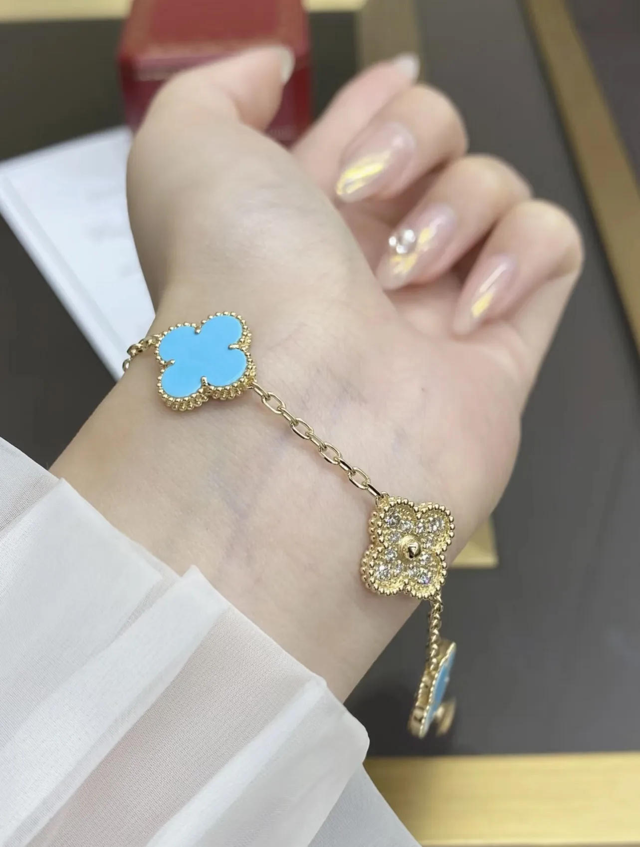 Alhambra 5-Motif Turquoise and Diamond Bracelet (Sterling Silver) D31016639 — view 8