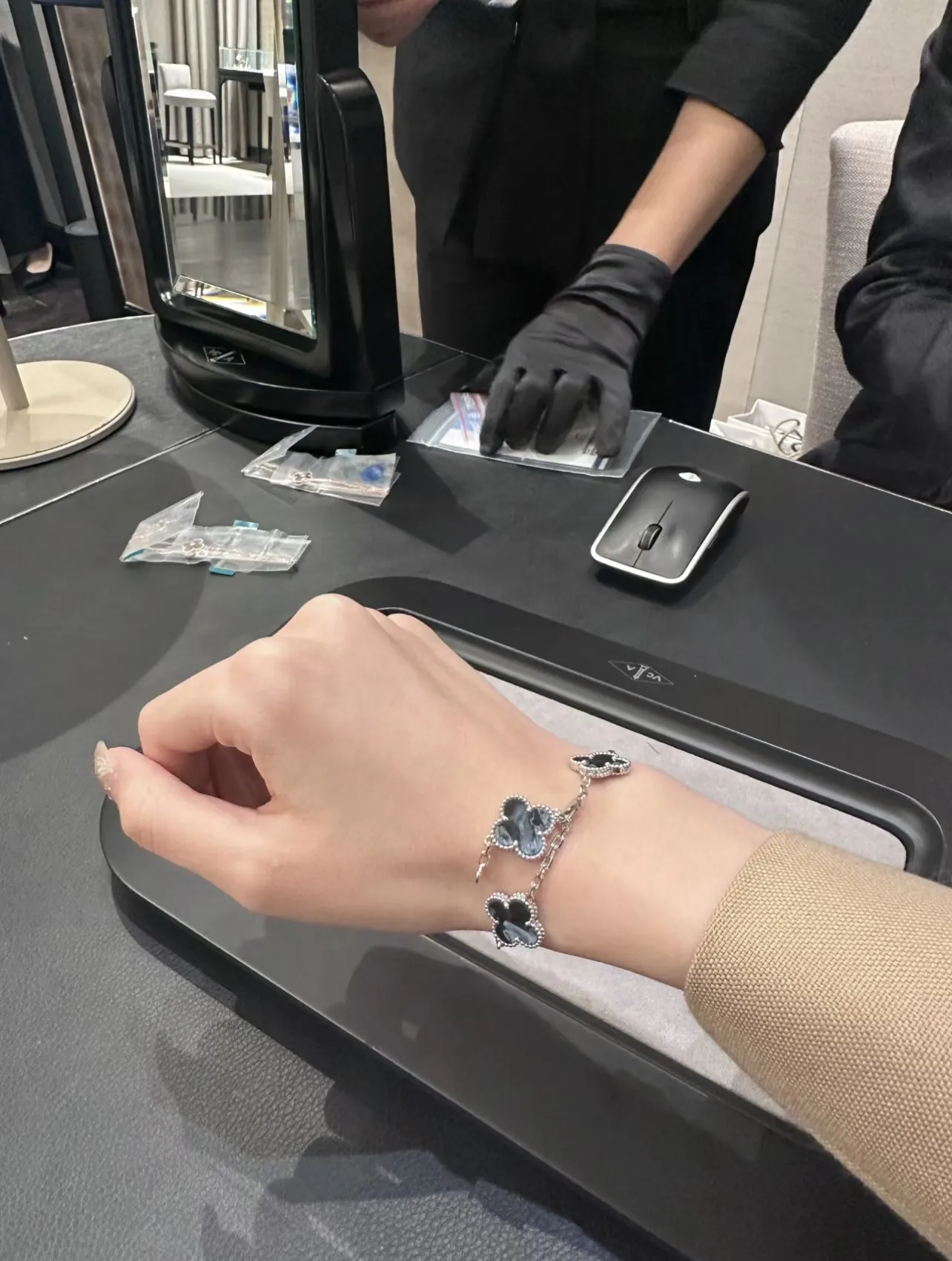 Vintage Alhambra 5-Motif Pietersite Bracelet (Sterling Silver) D29016638 — view 9