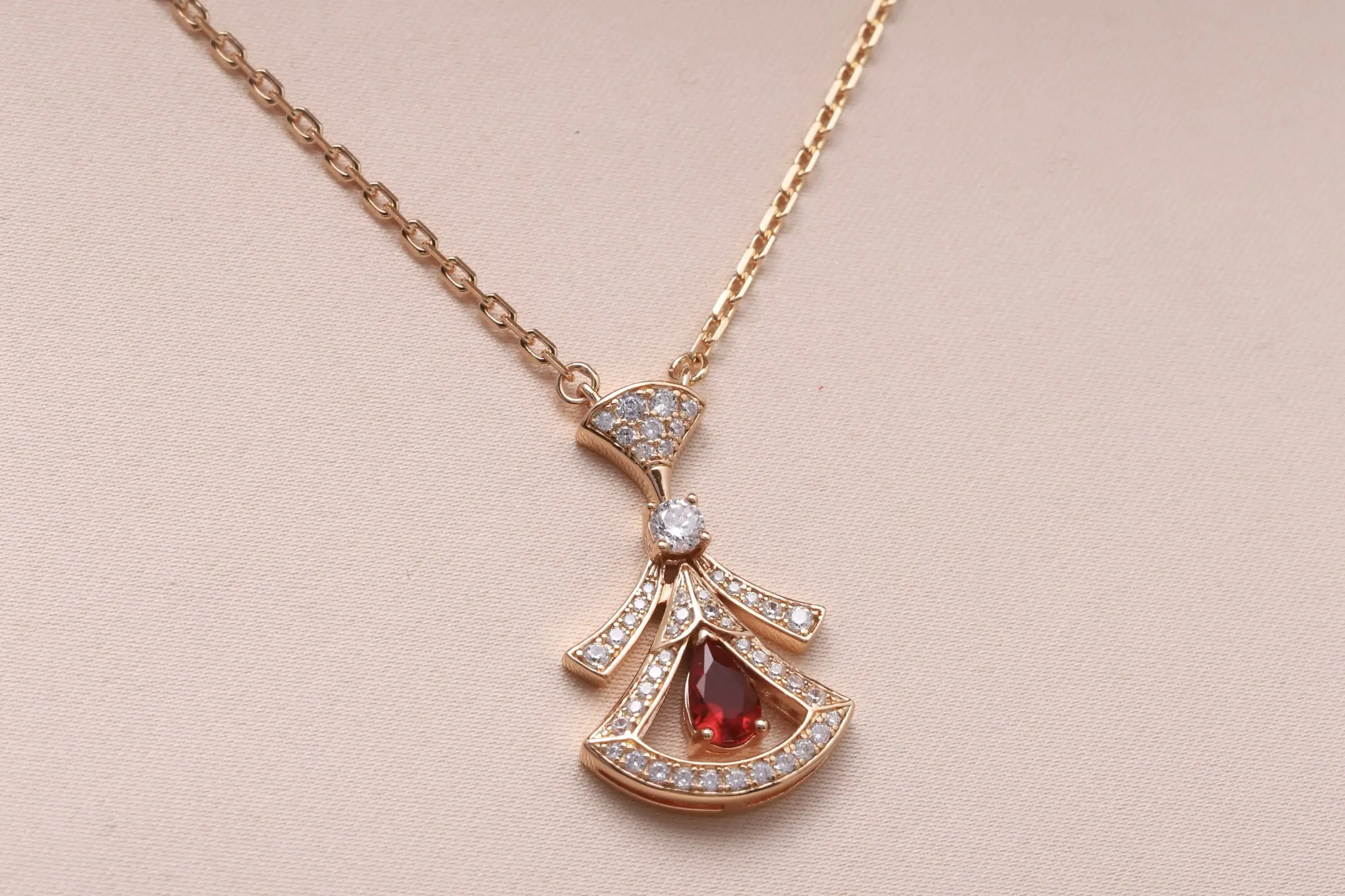 Divas' Dream Openwork Pendant Necklace (Sterling Silver) D25517170 — view 3