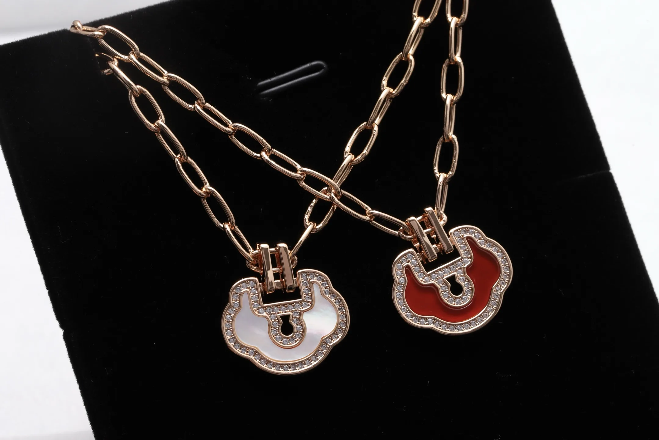 Petite Yu Yi Lock Pendant Necklace (Gold-Plated Brass) D17517044 — view 3