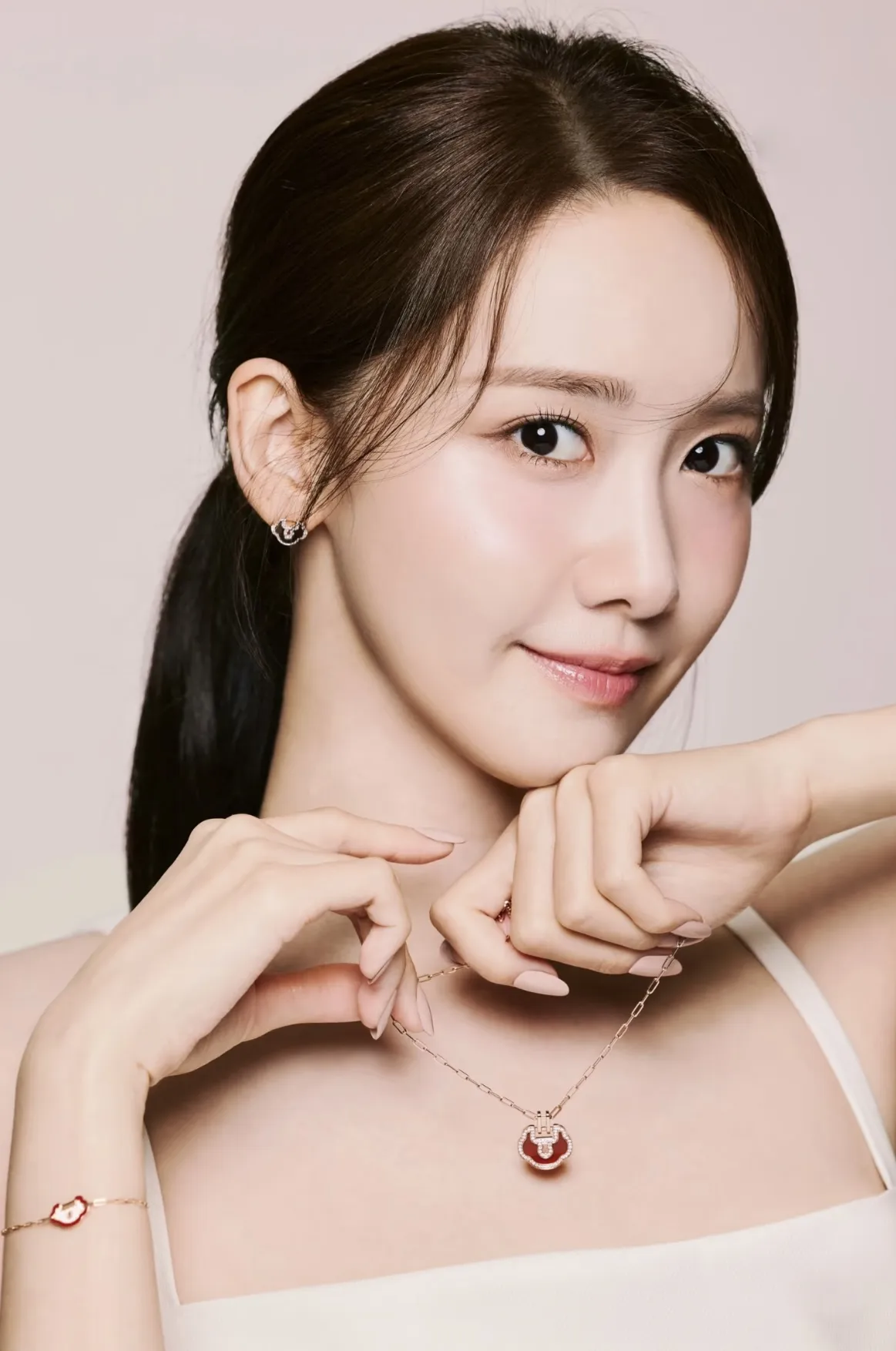 Petite Yu Yi Lock Pendant Necklace (Gold-Plated Brass) D17517044 — view 9