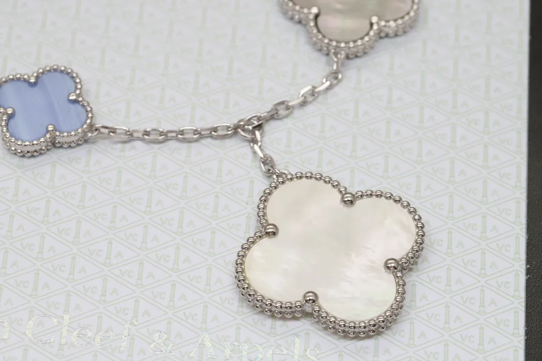 Magic Alhambra 5-Motif Bracelet (Sterling Silver) D52016636 — view 4