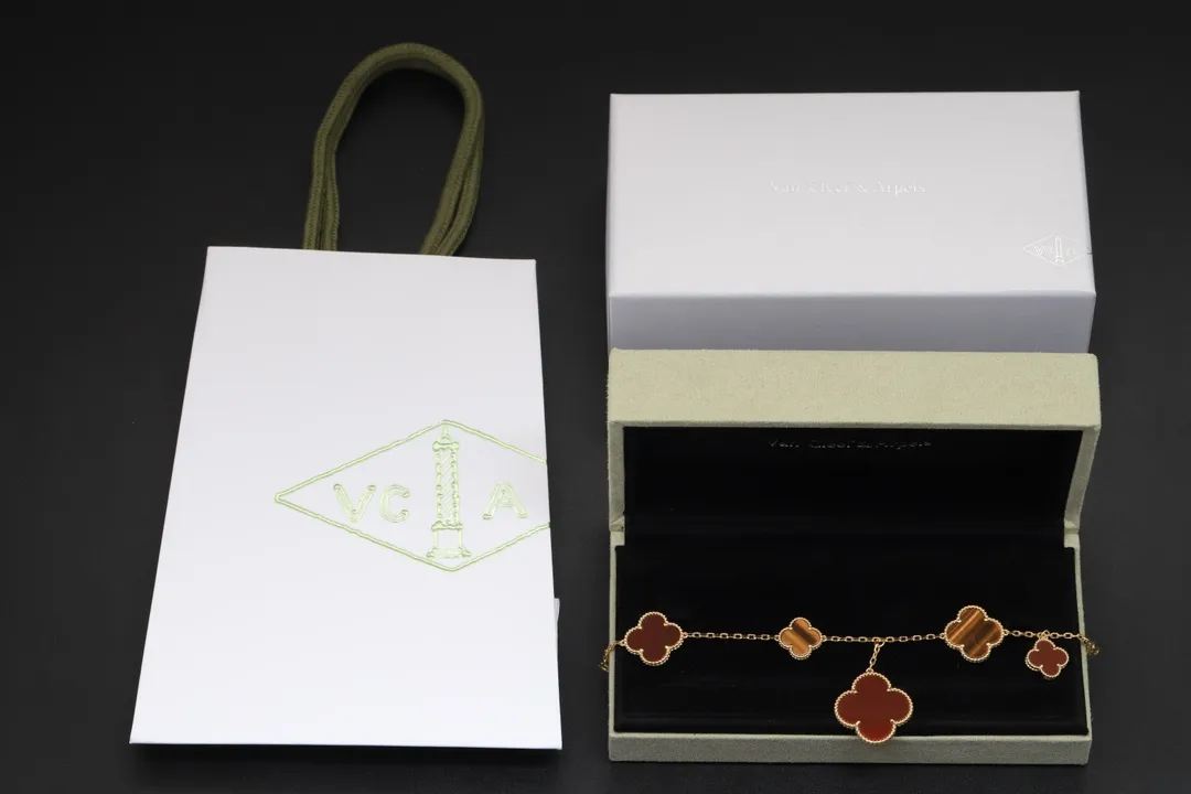 Magic Alhambra 5-Motif Bracelet (Sterling Silver) D52016631 — view 2
