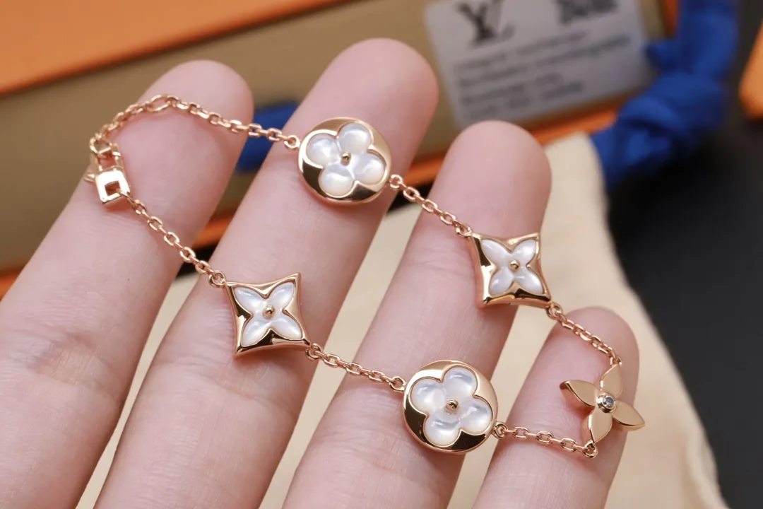 Color Blossom Five-Flower Bracelet (Gold-Plated Brass) D17017584 — view 4