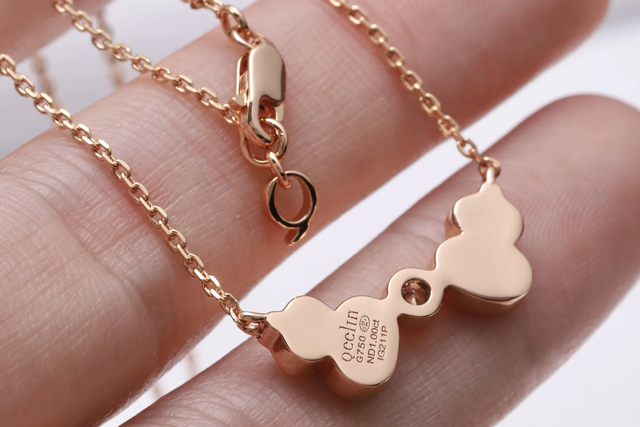 Double Wulu Diamond Pendant Necklace (Gold-Plated Brass) D15017048 — view 7