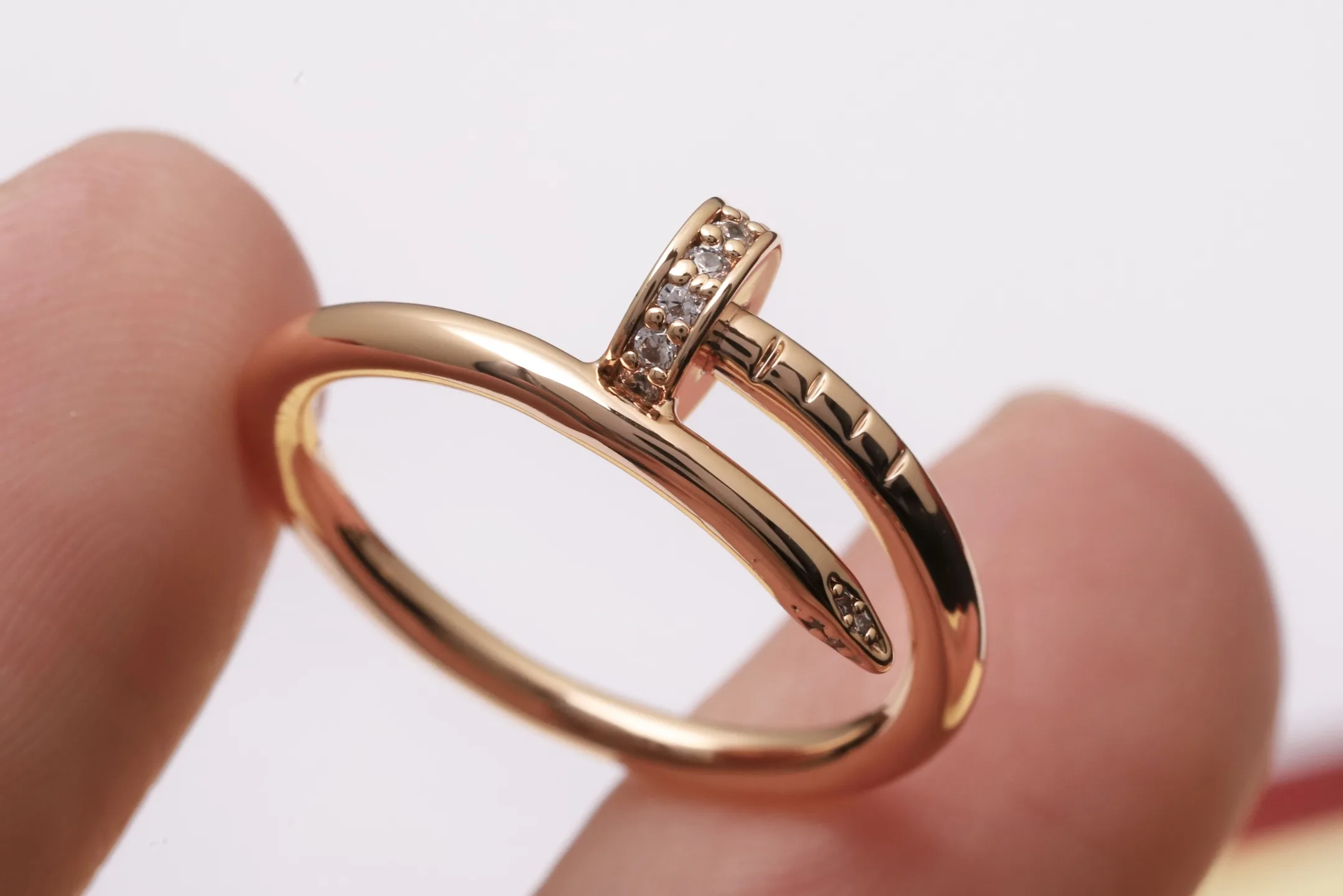 Juste un Clou Slim Ring with Crystals (Gold-Plated Brass) D13517708 — view 4