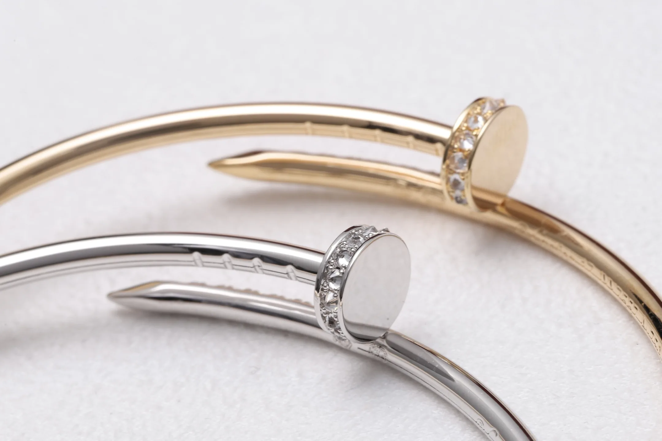 Juste un Clou Small Model Bangle (Gold-Plated Brass) D20016800 — view 7