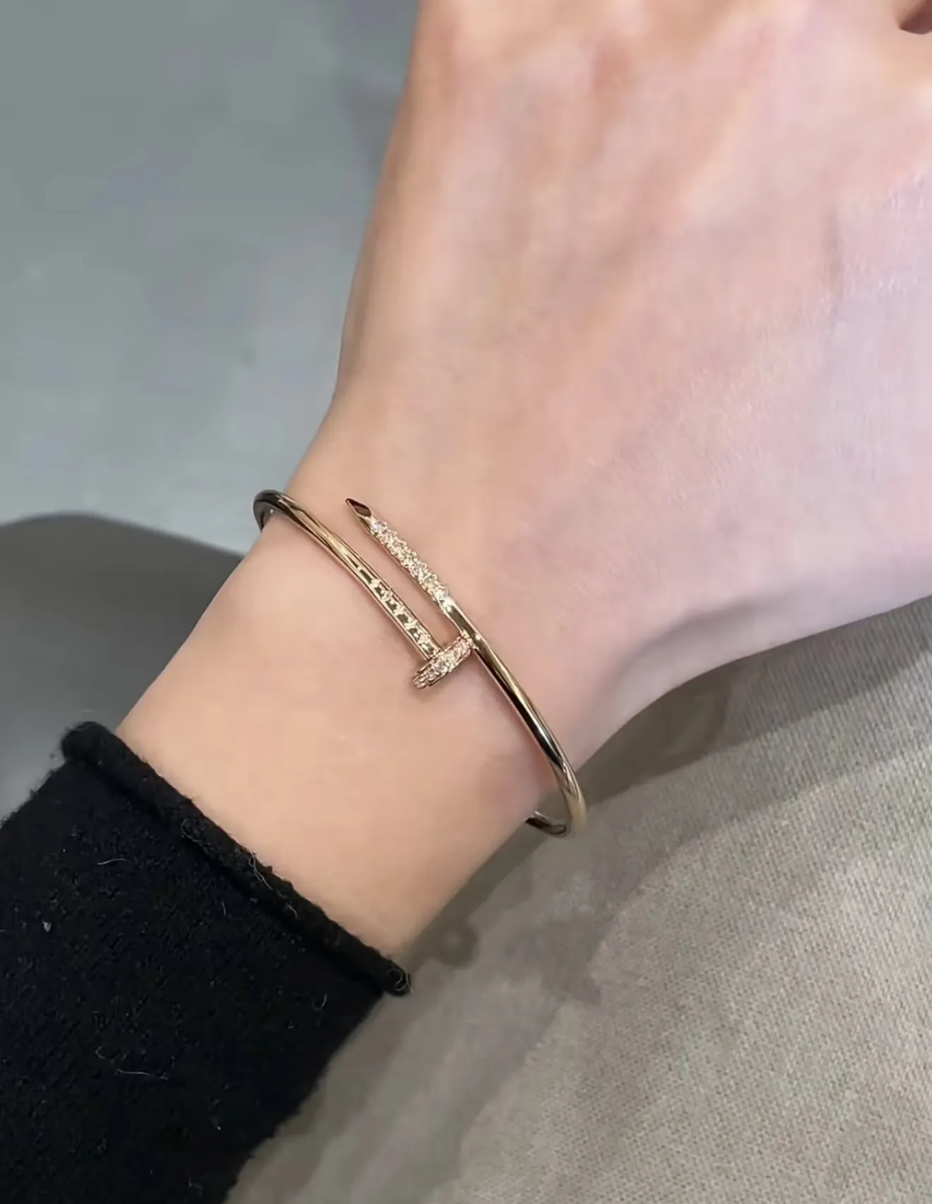 Juste un Clou Small Model Bangle (Gold-Plated Brass) D20016800 — view 8