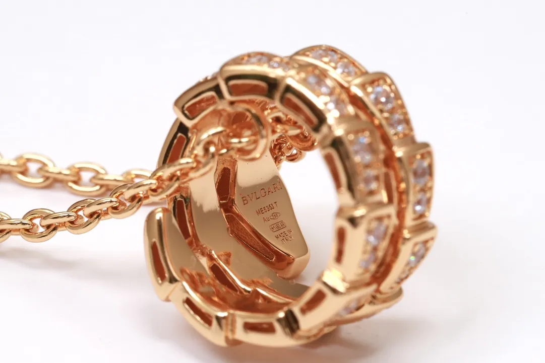 Serpenti Viper Diamond Pendant Necklace D16016962 — view 6