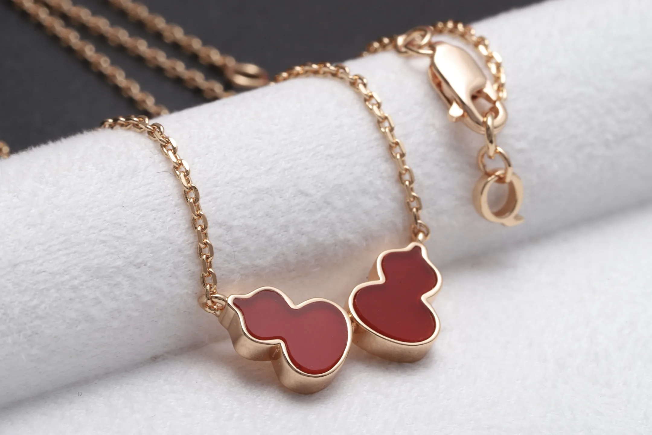 Double Wulu Pendant Necklace (Gold-Plated Brass) D15017049 — view 5