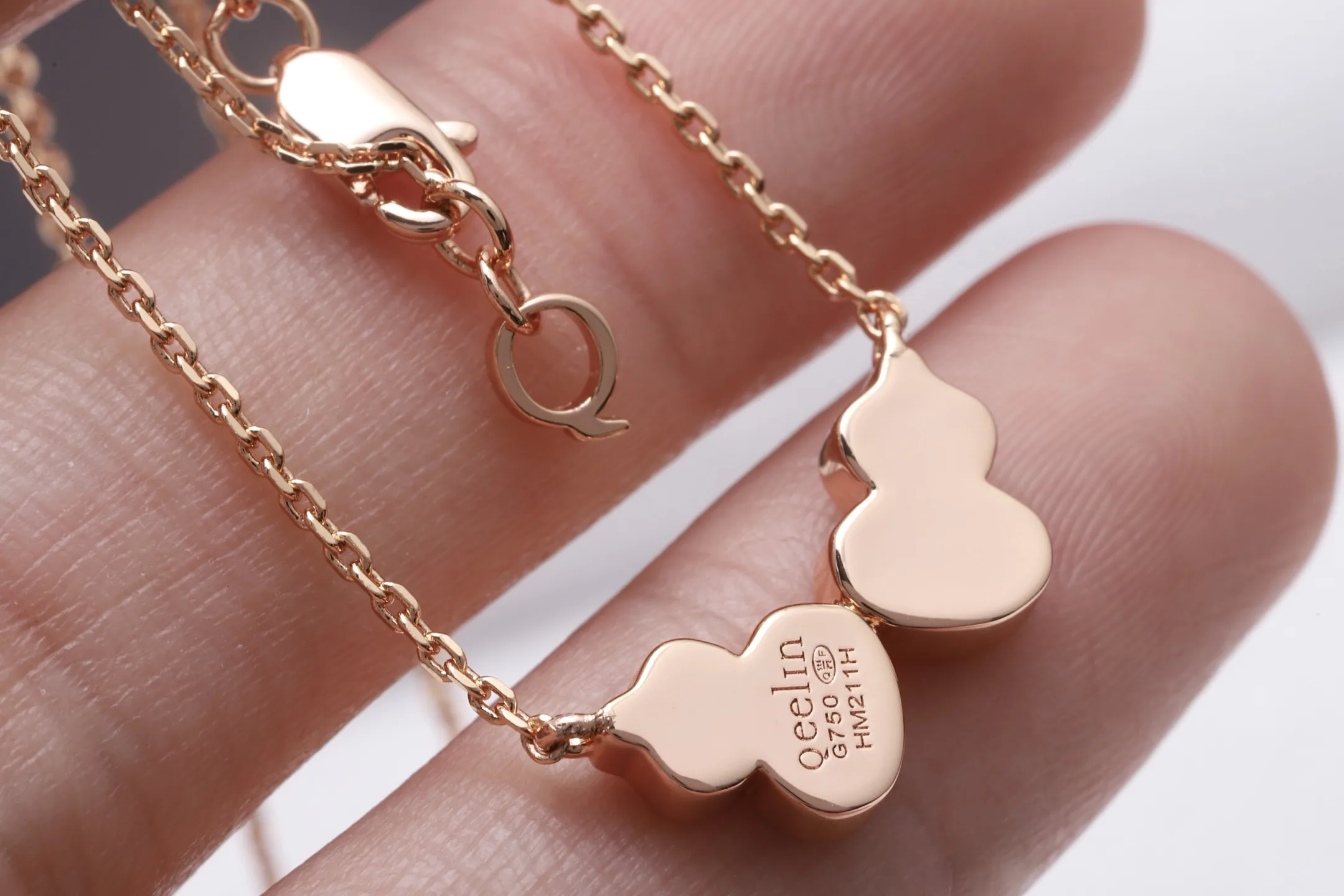 Double Wulu Pendant Necklace (Gold-Plated Brass) D15017049 — view 7