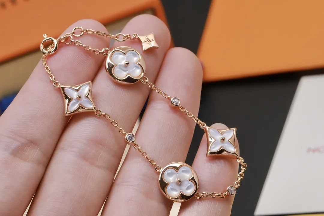 Monogram Flower Mother-of-Pearl Bracelet (Gold-Plated Brass) D16017585 — view 3