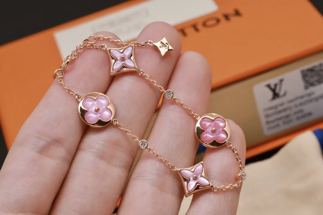Monogram Flower Mother-of-Pearl Bracelet (Gold-Plated Brass) D16017585 — view 4