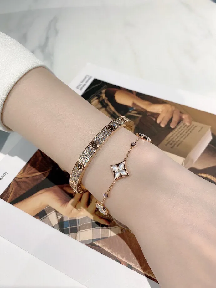 Monogram Flower Mother-of-Pearl Bracelet (Gold-Plated Brass) D16017585 — view 9