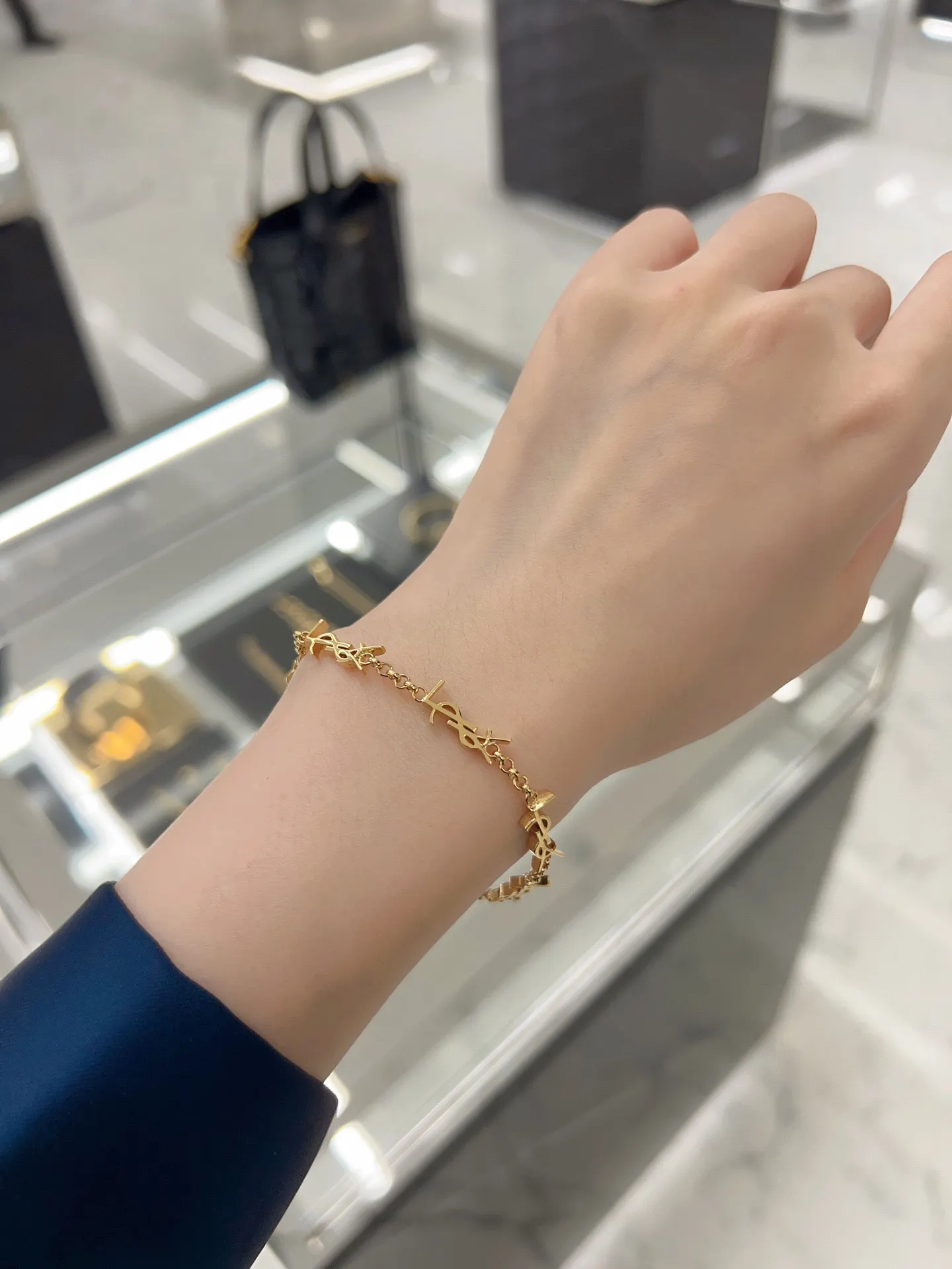 Monogram Multi-Logo Chain Bracelet (Brass) D13517321 — view 9