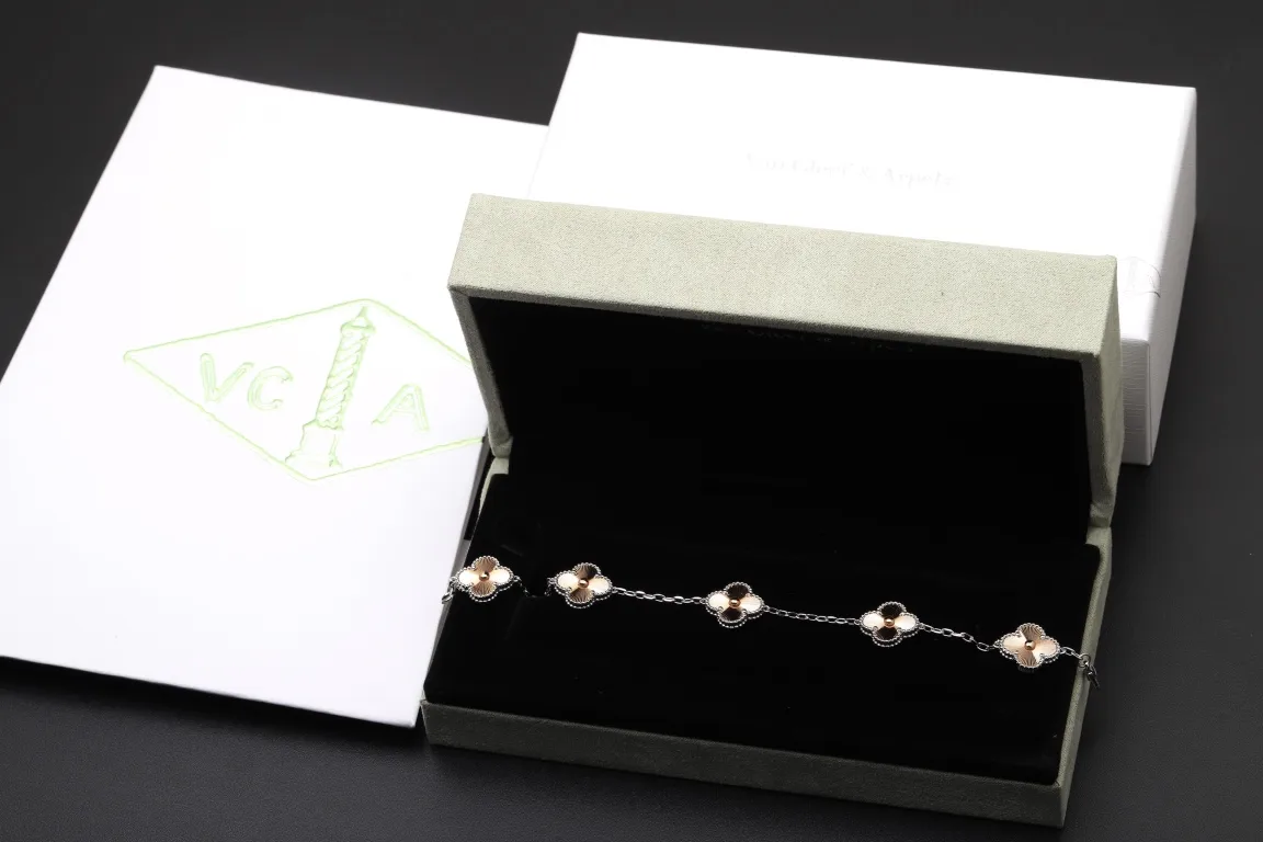 Guilloché Five-Motif Clover Bracelet (Sterling Silver) D30016647 — view 2