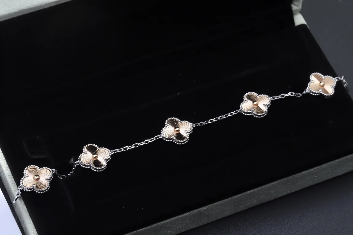 Guilloché Five-Motif Clover Bracelet (Sterling Silver) D30016647 — view 3
