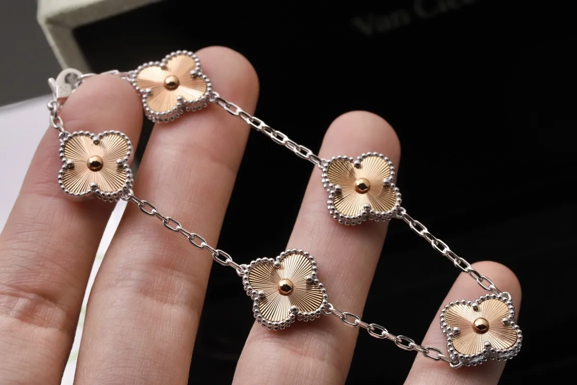 Guilloché Five-Motif Clover Bracelet (Sterling Silver) D30016647 — view 5
