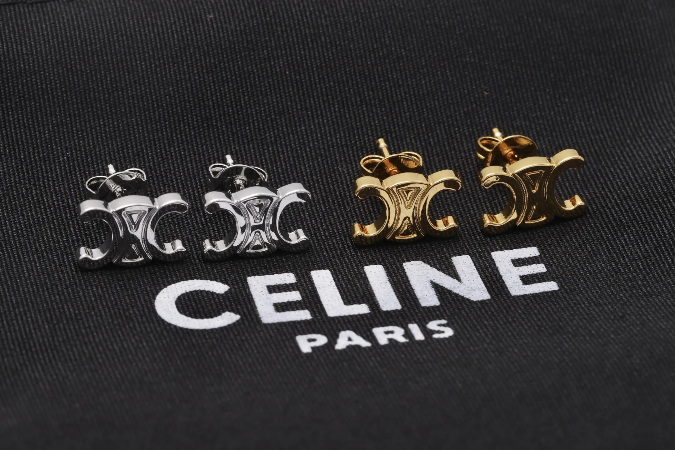 Maillon Triomphe Stud Earrings D13517084 — view 3