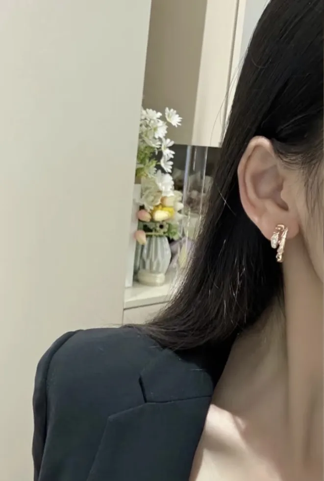 Serpenti Viper Hoop Earrings (Gold-Plated Brass) D14517402 — view 7
