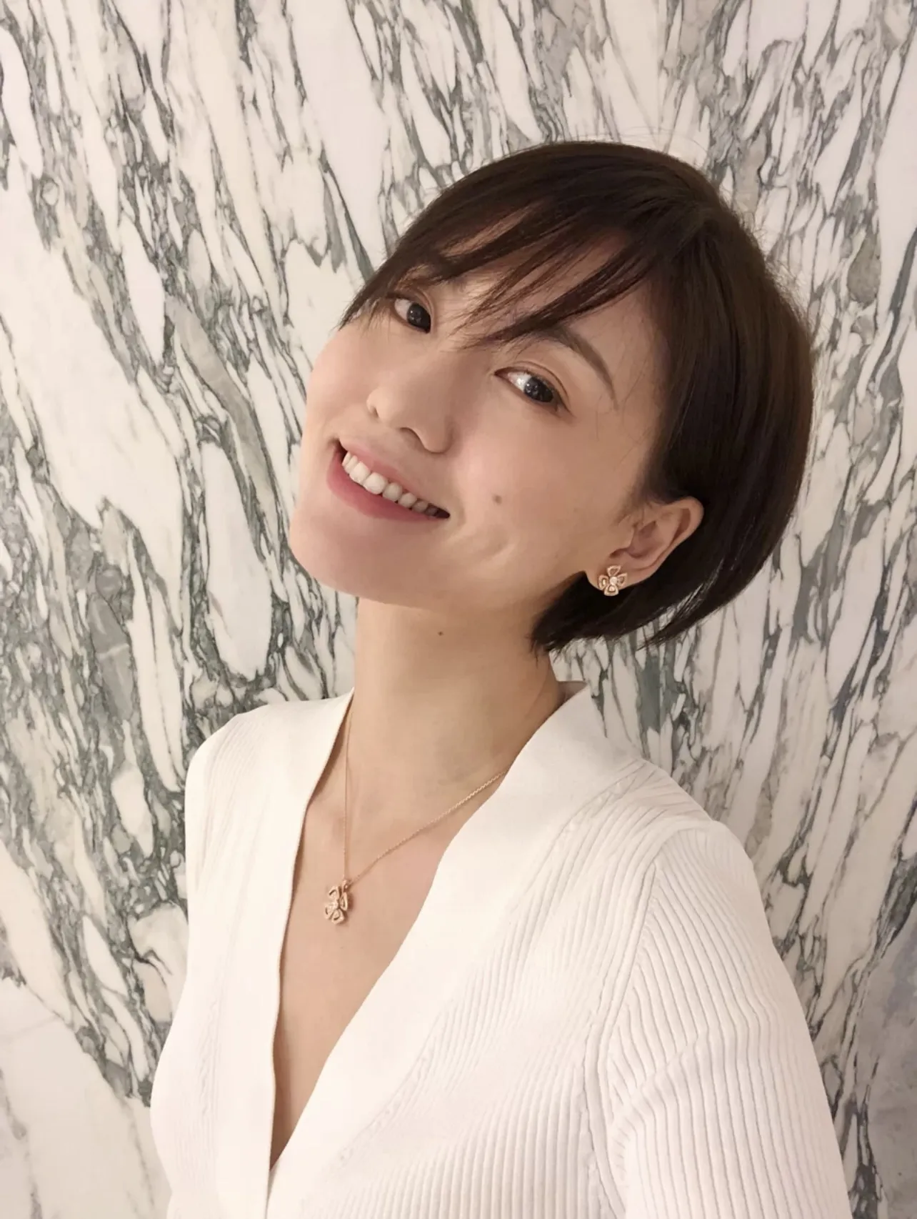 Fiorever Diamond Flower Pendant Necklace D12017143 — view 9