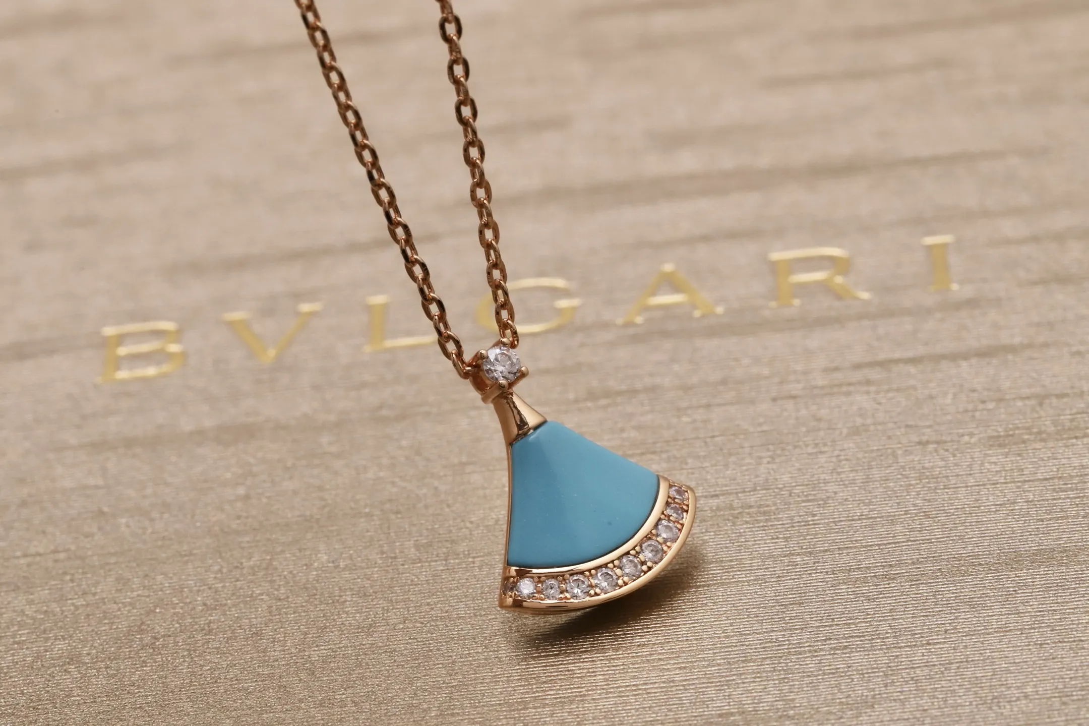 Divas' Dream Turquoise and Diamond Pendant Necklace D13017370 — view 7