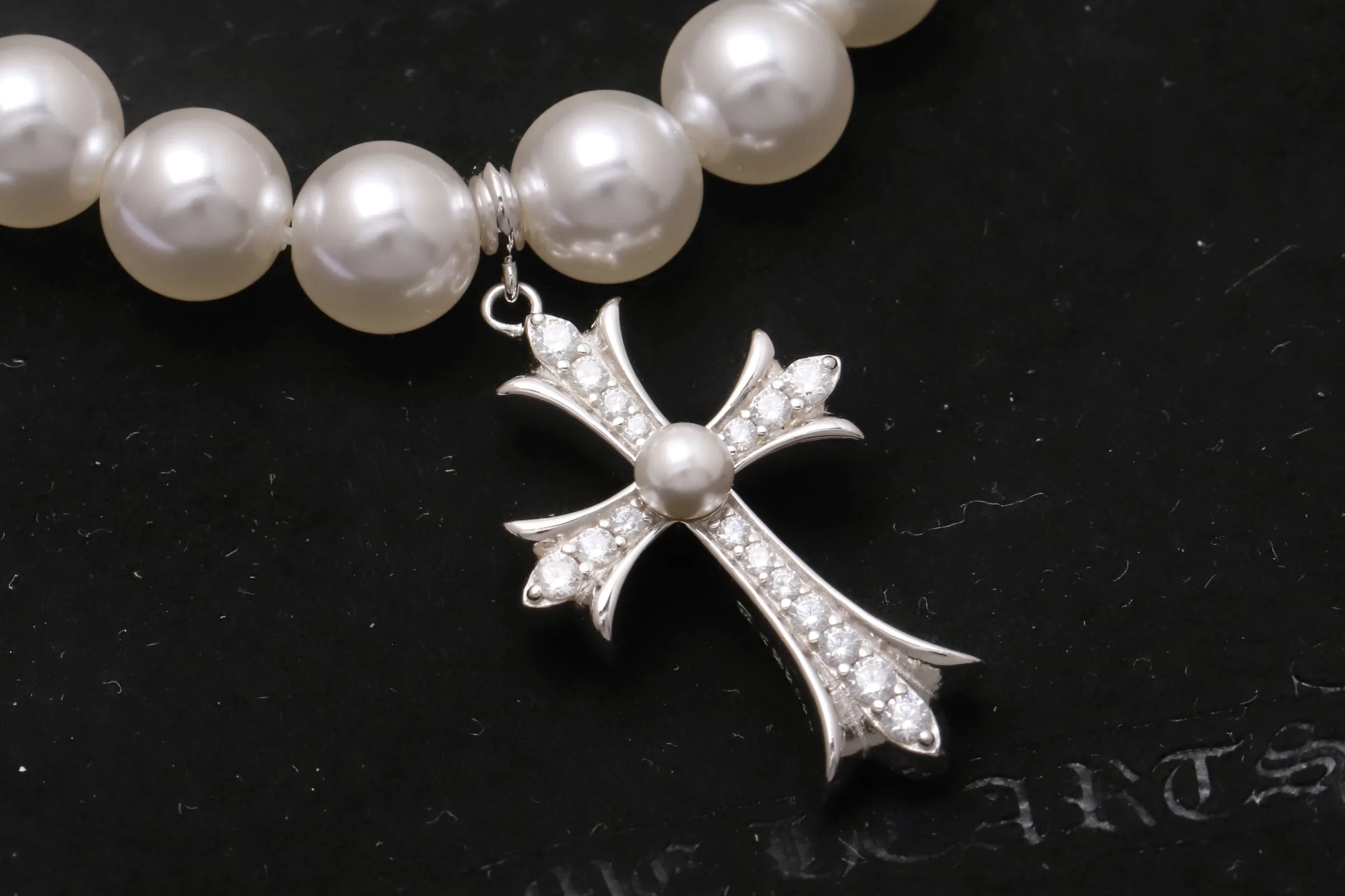 Chrome Hearts x Mikimoto Pearl Cross Pendant Necklace D28517399 — view 4