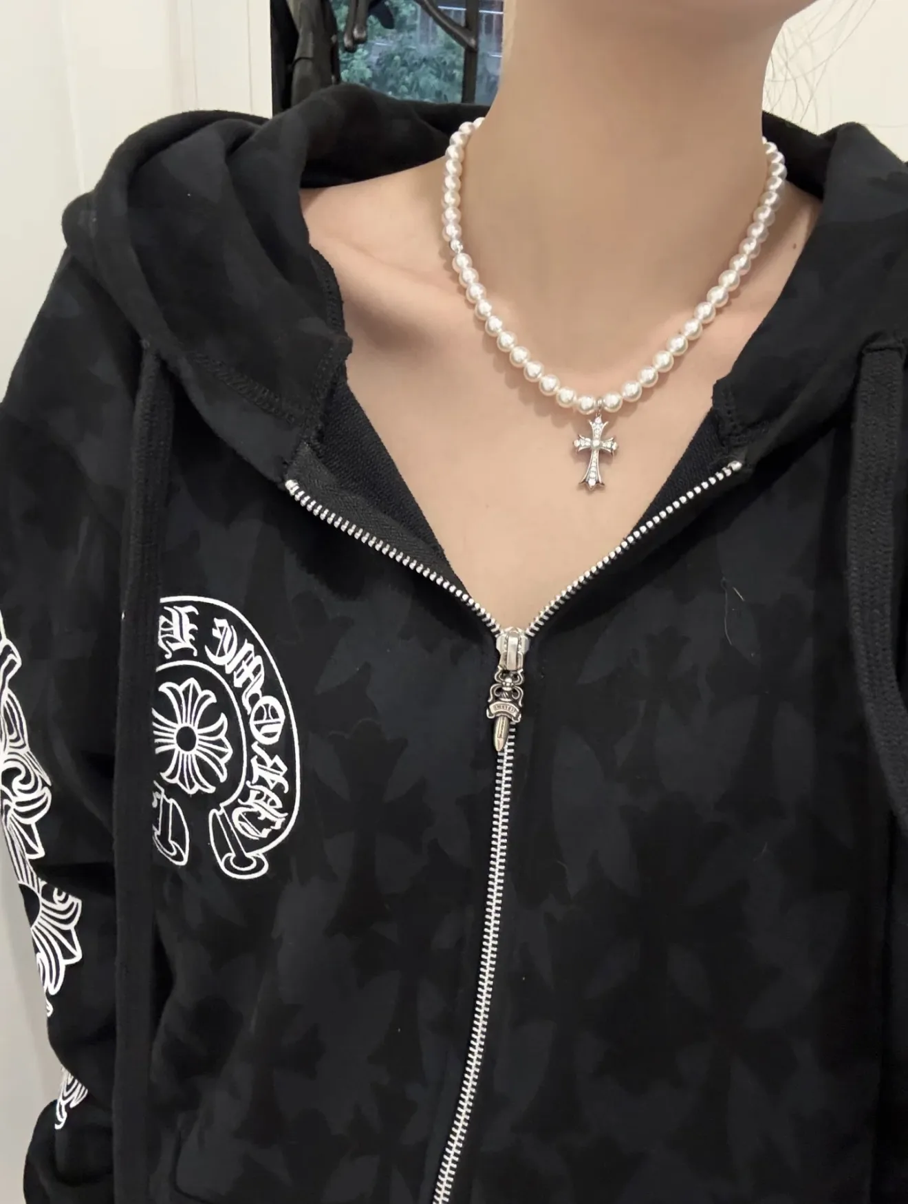 Chrome Hearts x Mikimoto Pearl Cross Pendant Necklace D28517398 — view 3