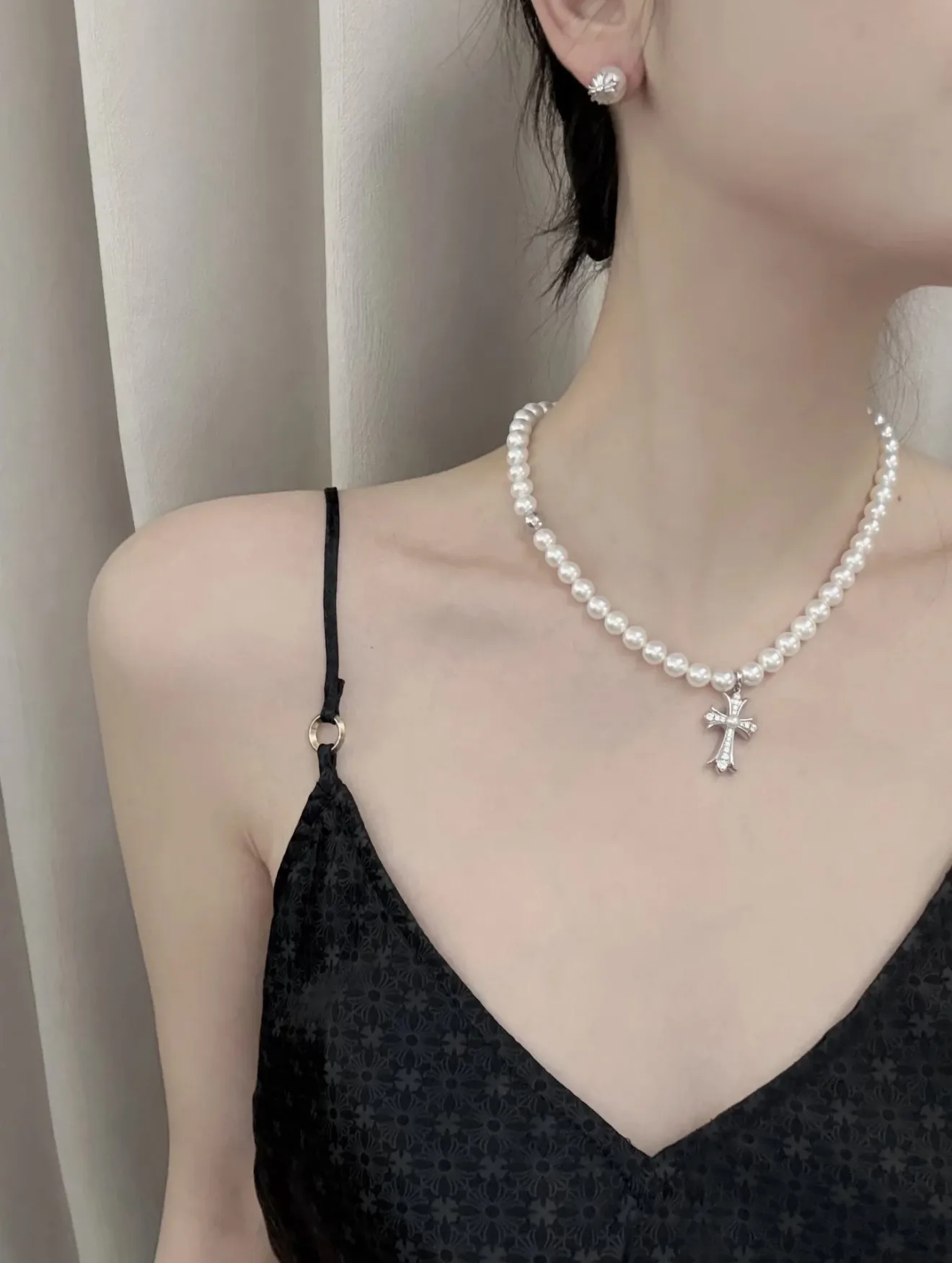 Chrome Hearts x Mikimoto Pearl Cross Pendant Necklace D28517398 — view 4
