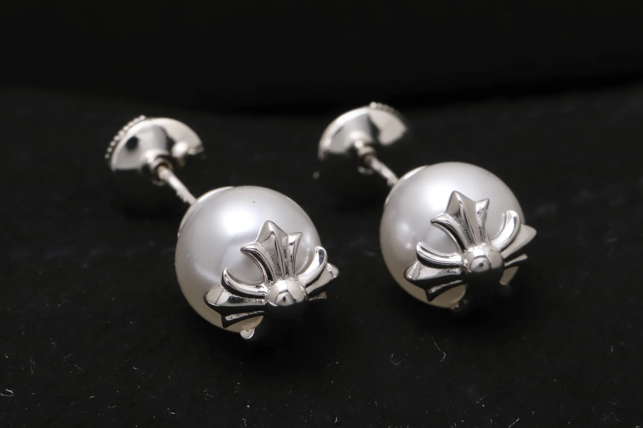 Chrome Hearts x Mikimoto Pearl Cross Stud Earrings D15017395 — view 3