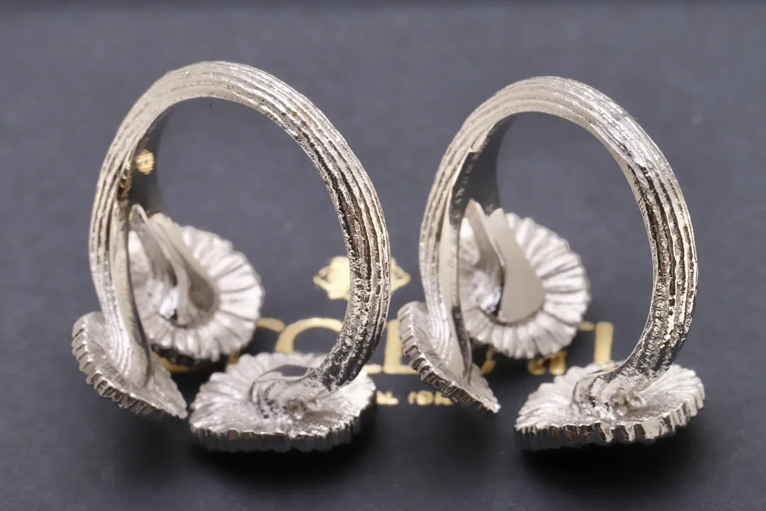 Buccellati Blossoms Daisy Three-Flower Ring D32516857 — view 8