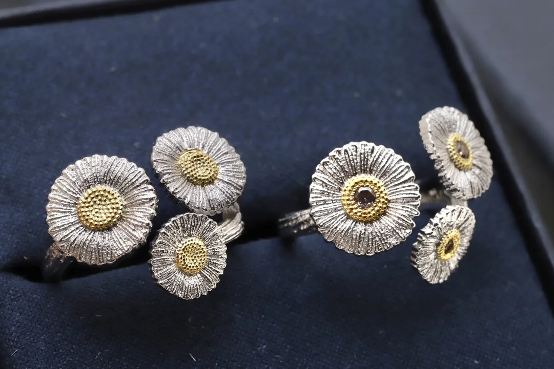 Buccellati Blossoms Three-Flower Daisy Ring D32516858