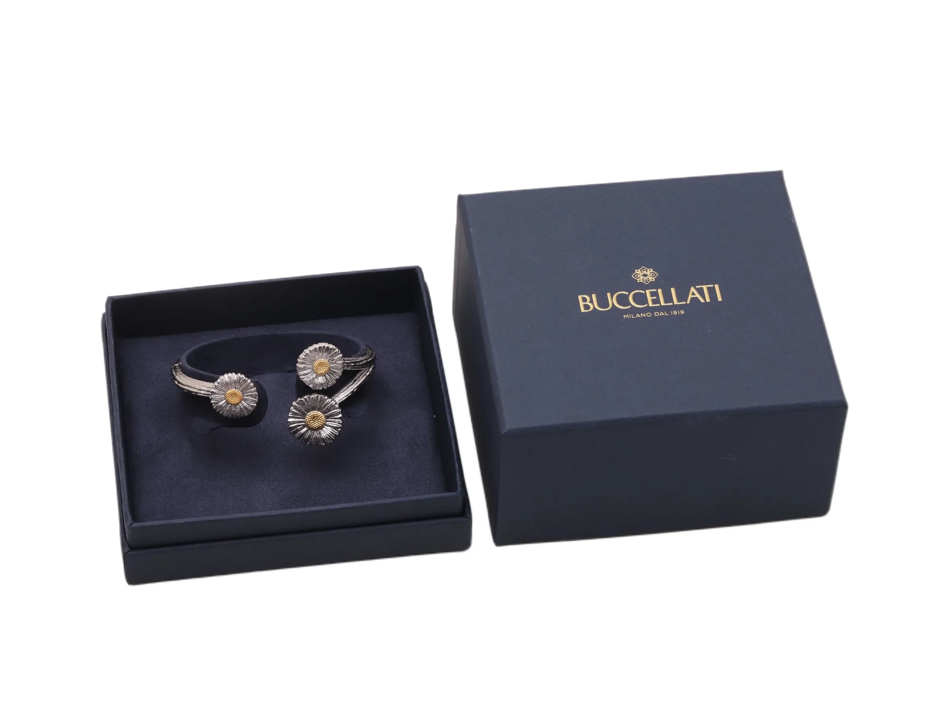 Blossoms Daisy Three-Flower Cuff Bracelet D200016719