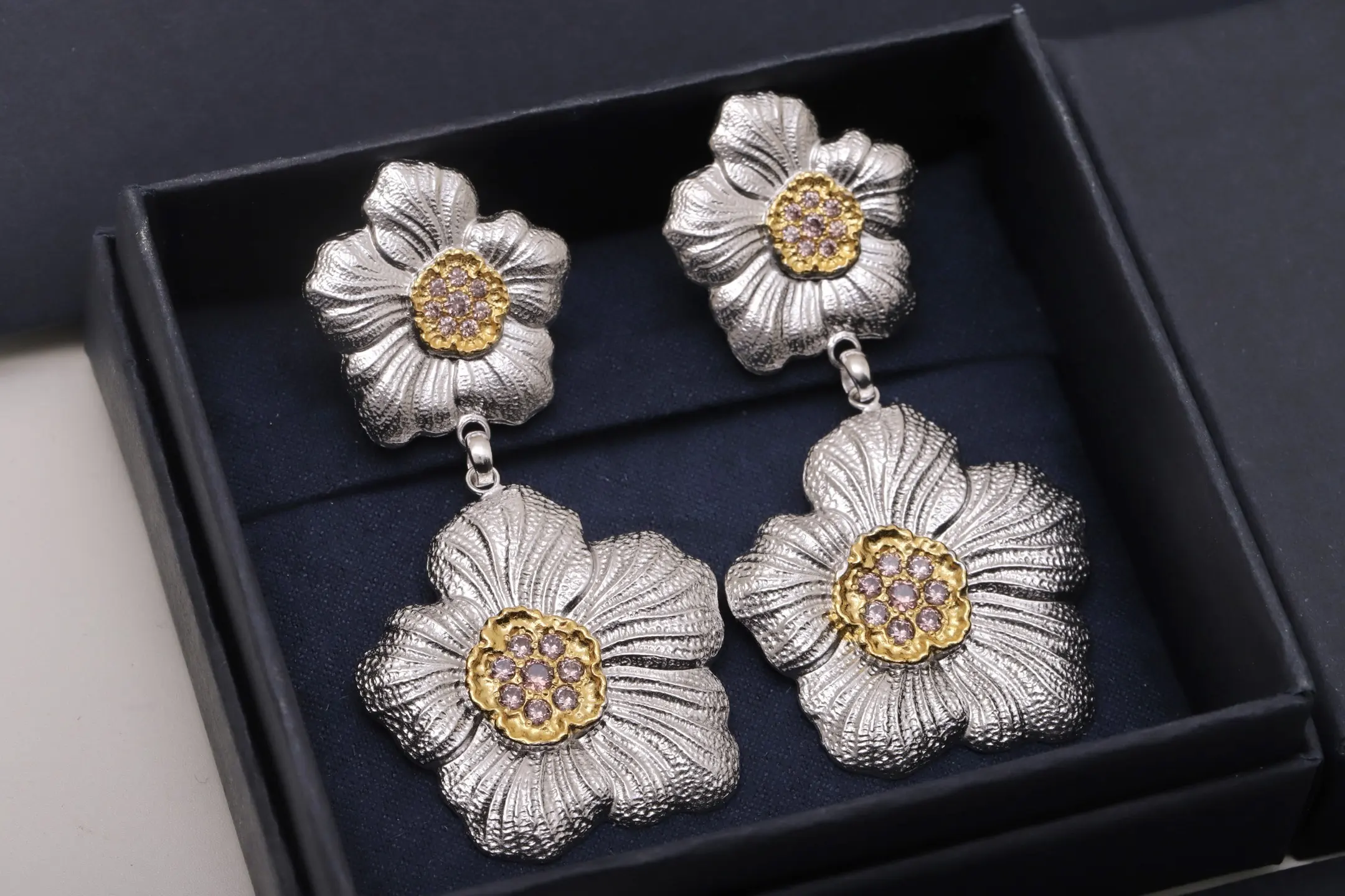 Gardenia Diamond Drop Earrings D148016825 — view 3
