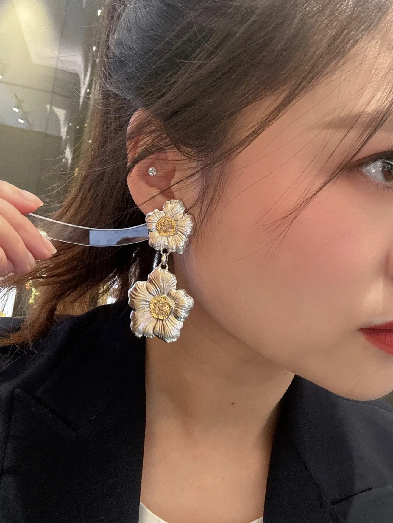 Gardenia Diamond Drop Earrings D148016825 — view 8